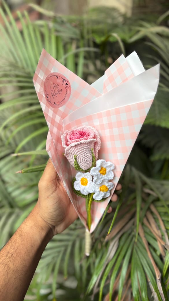 Crochet 9 Petal Rose And Daisy Bouquet